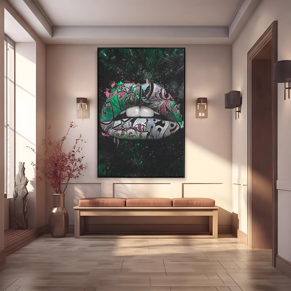 Tablou canvas cu tablou canvas cu buze si graffiti verde, in rama de aluminiu negru